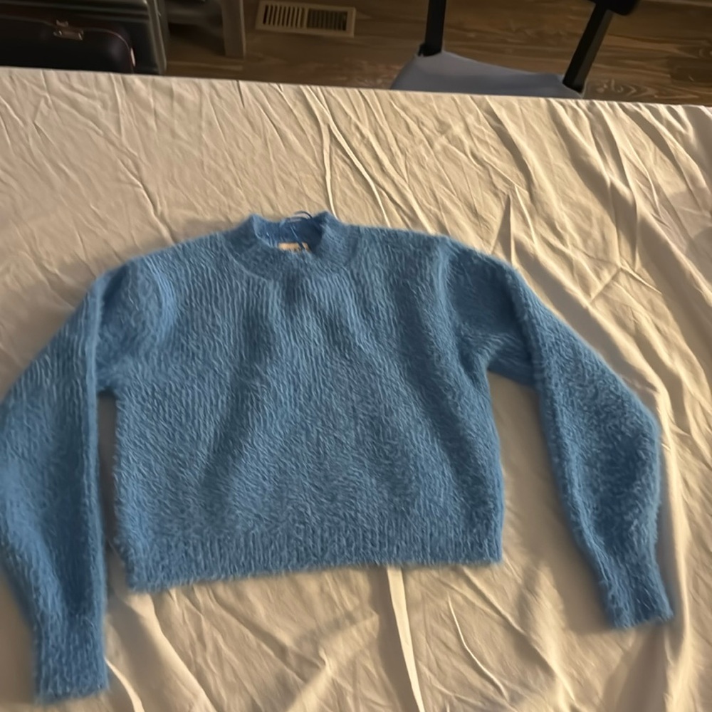 Willow and Wind blue fuzzy sweater size small